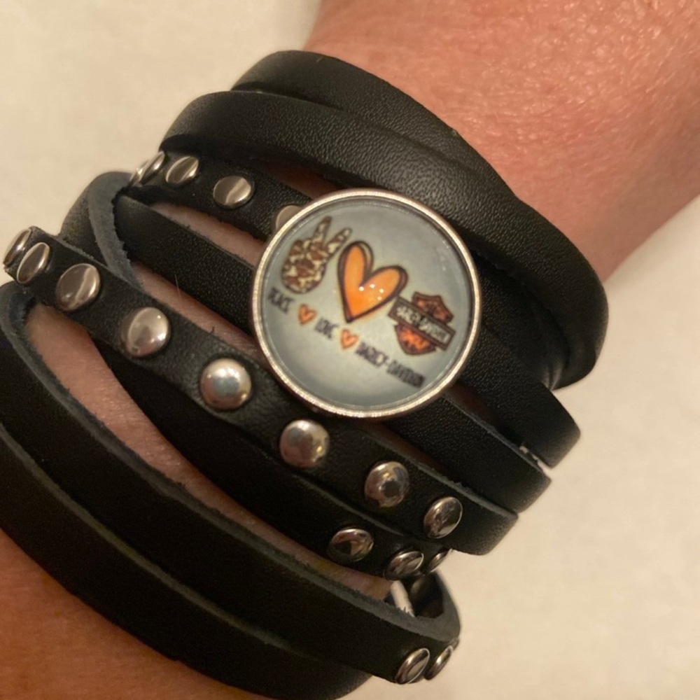 - HD Snap Button Wrap Bracelet - Picture 2 of 12